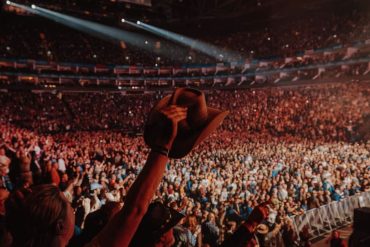 country music concert crowd